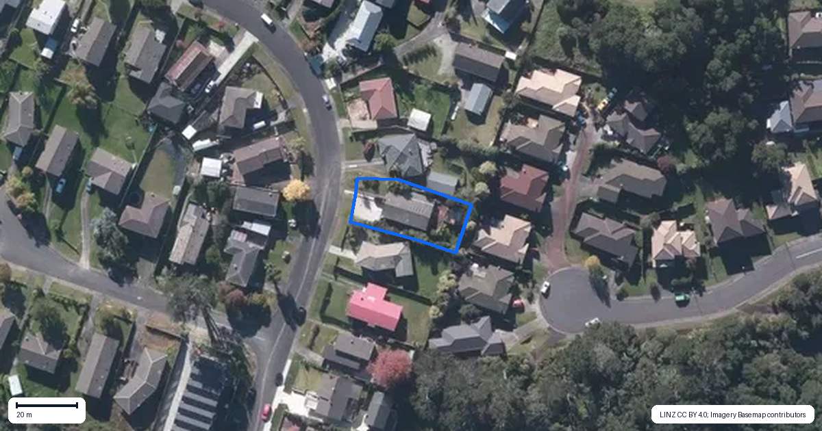 Property context map for 50 Glenbervie Crescent, Massey, Auckland