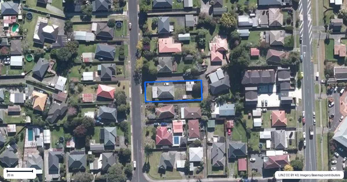 Property context map for 7 London Street, Te Atatu Peninsula, Auckland