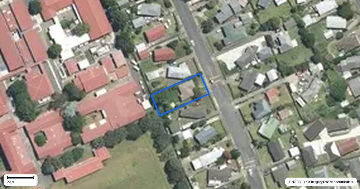 Property context map for 18 McDivitt Street, Manurewa, Auckland
