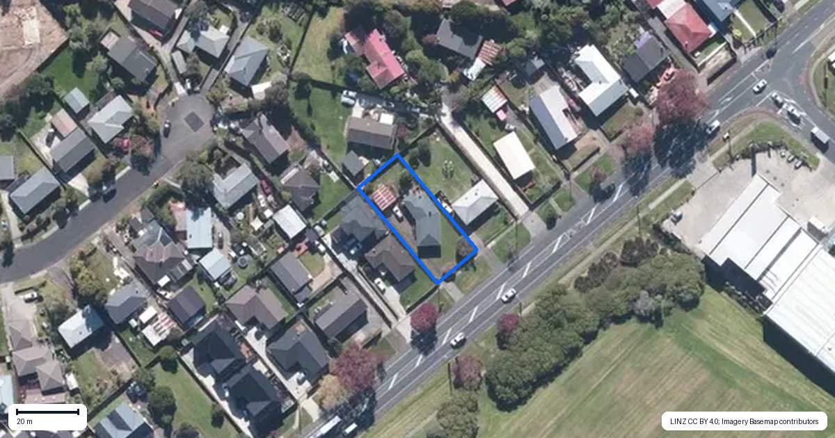 Property context map for 137 Henderson Valley Road, Henderson, Auckland