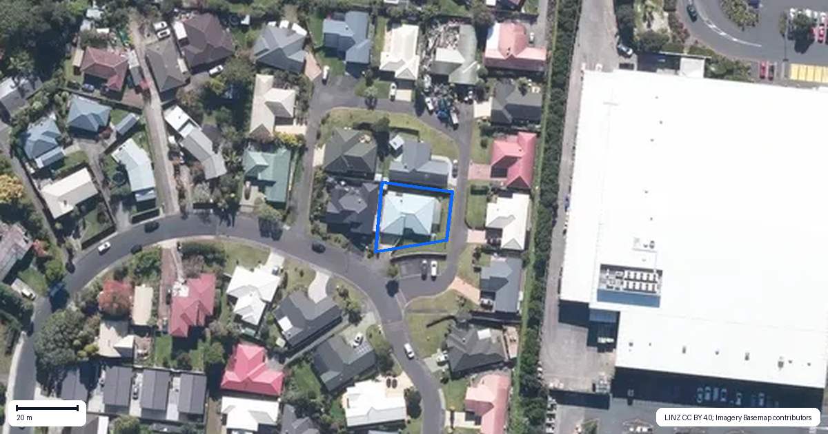 Property context map for 92 Kingdale Road, Henderson, Auckland