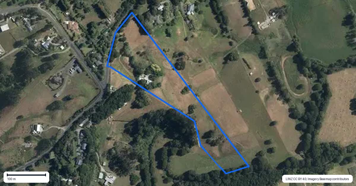 Property context map for 132 Waikoukou Valley Road, Waimauku