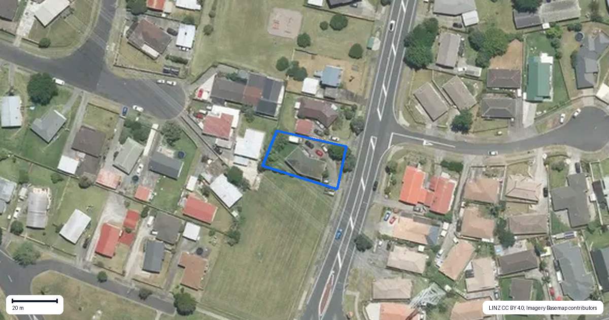 Property context map for 35 Matthews Road, Flat Bush, Auckland