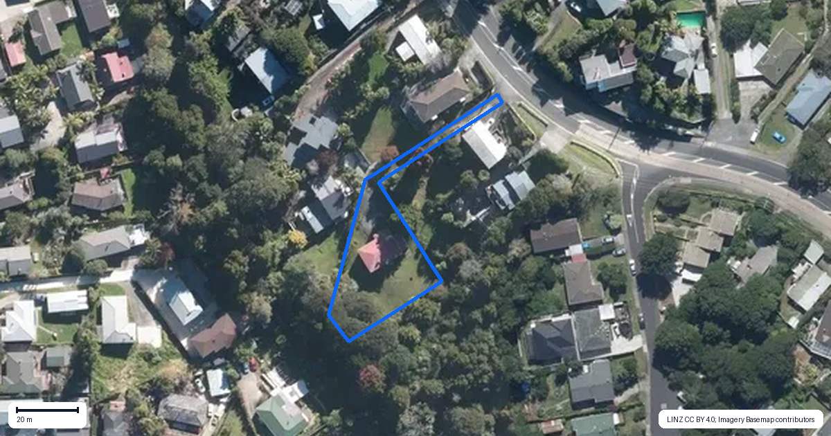 Property context map for 131 Eskdale Road, Birkdale, Auckland