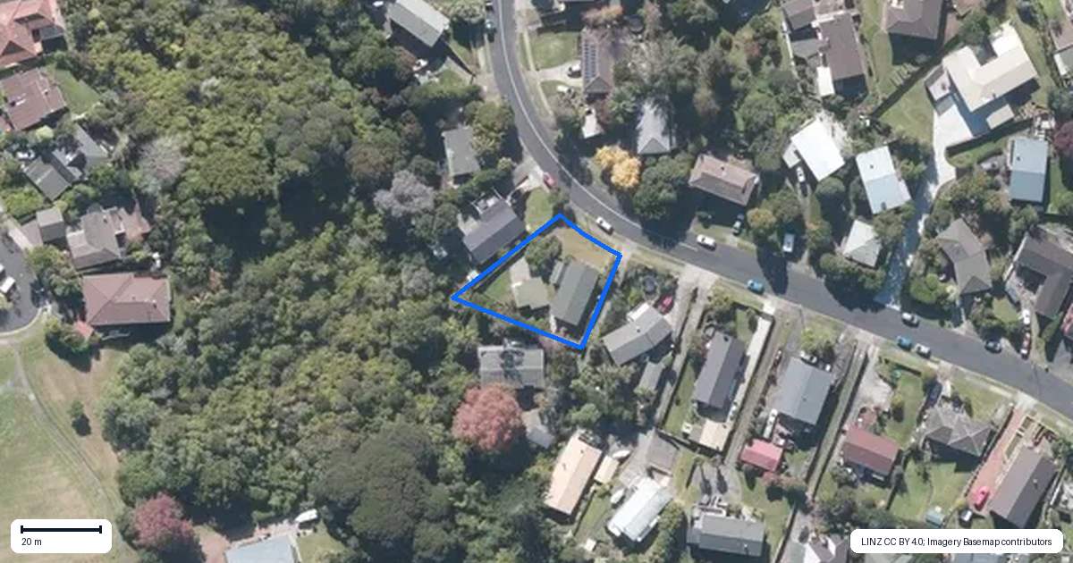 Property context map for 22 Robbies Road, Shelly Park, Auckland