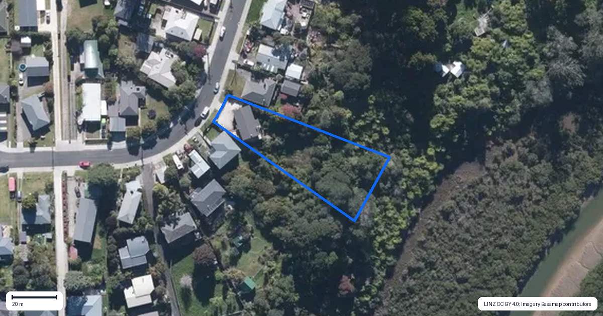 Property context map for 42 Chorley Avenue, Massey, Auckland