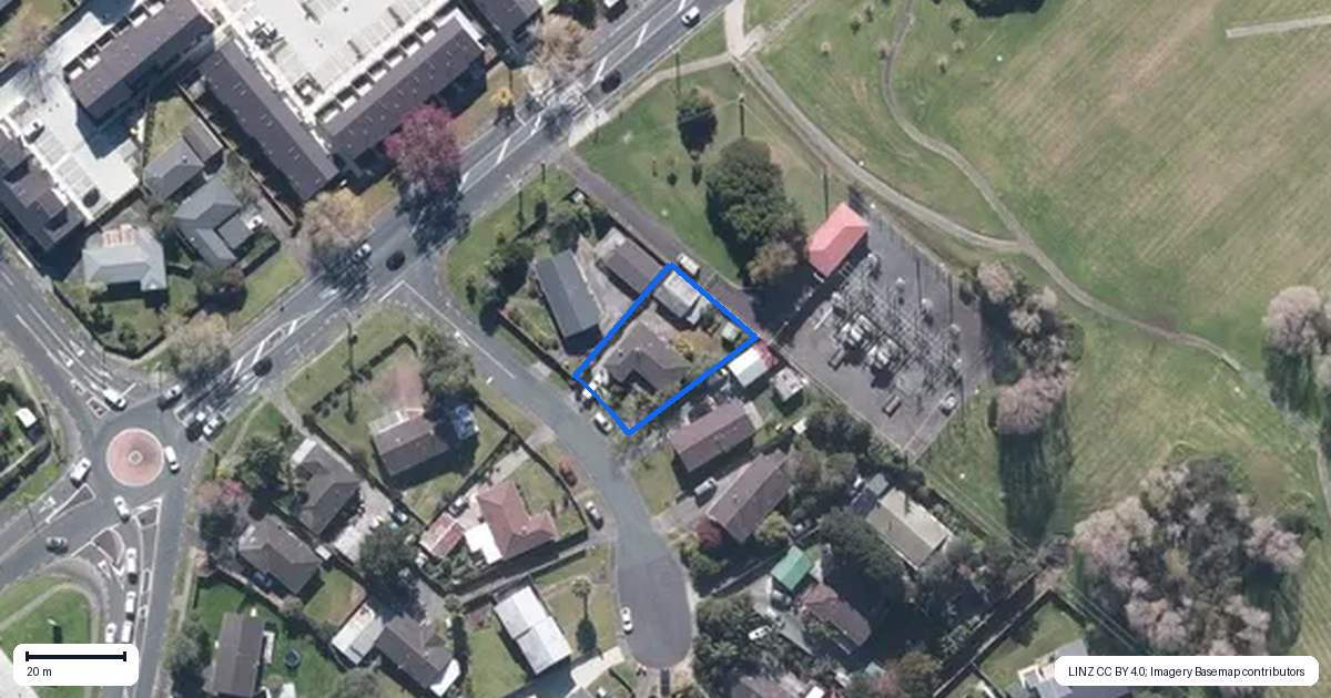 Property context map for 4 Spode Place, Henderson, Auckland