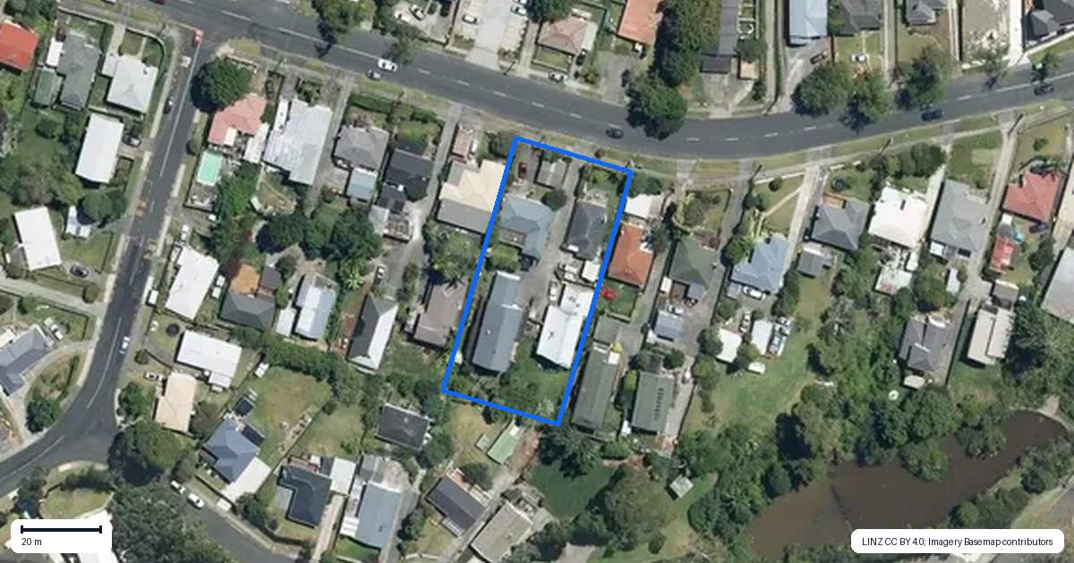 Property context map for 24 Glengarry Road, Glen Eden, Auckland