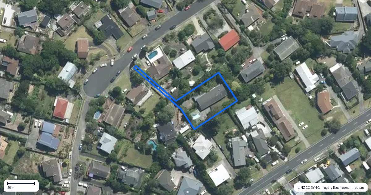 Property context map for 33 Squirrel Lane, Browns Bay, Auckland