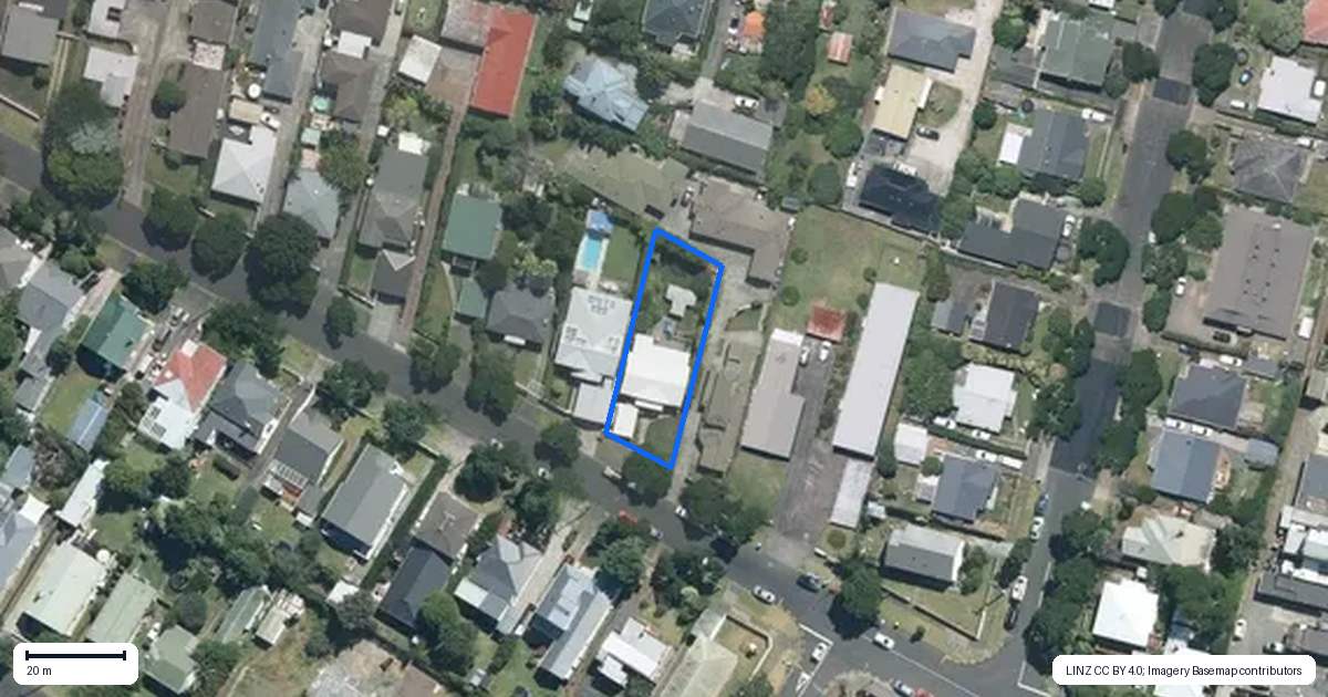 Property context map for 11 Kitchener Road, Sandringham, Auckland