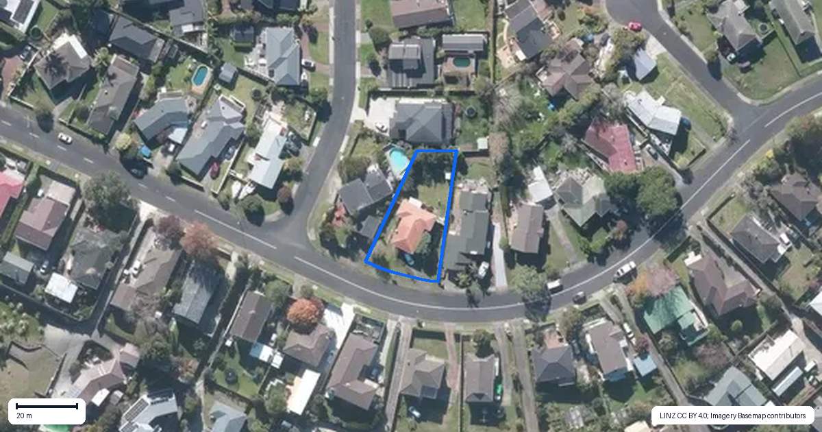 Property context map for 46 Advene Road, Cockle Bay, Auckland