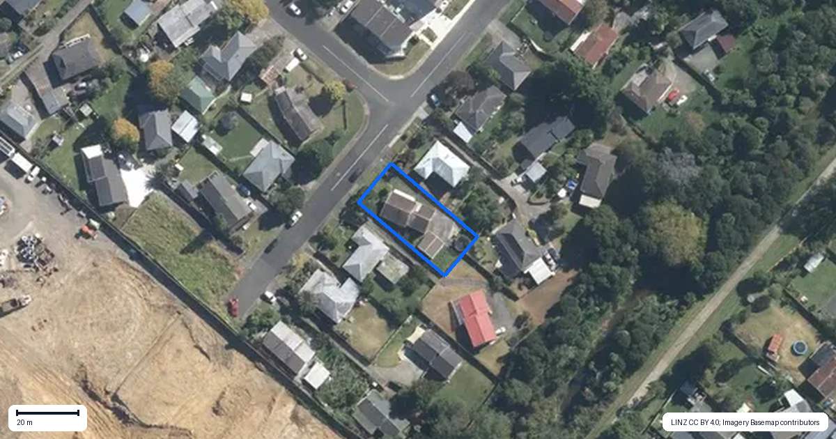 Property context map for 44 Chislehurst Street, Henderson, Auckland