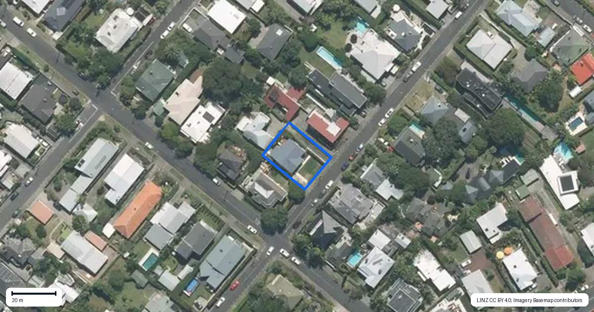 Property context map for 32 Livingstone Street, Westmere, Auckland