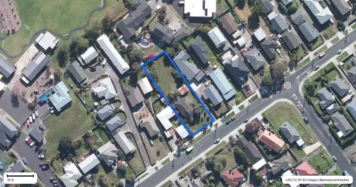 Property context map for 74 Roberts Road, Te Atatu South, Auckland