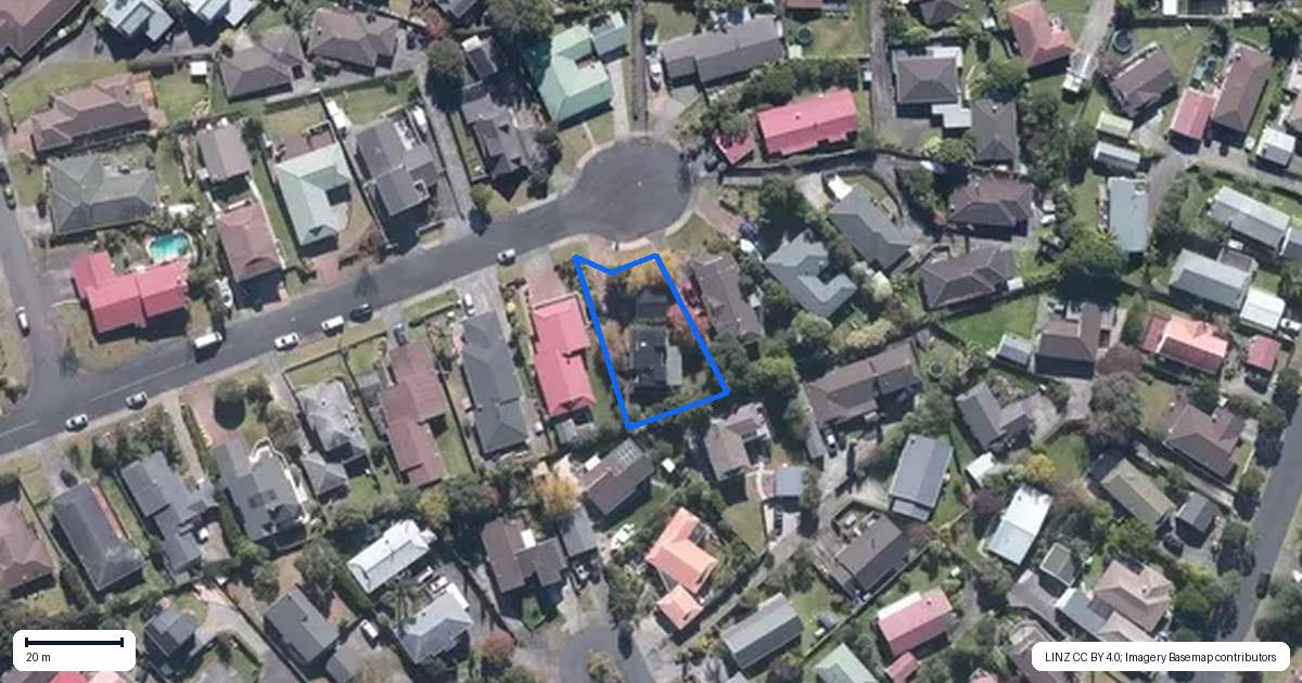 Property context map for 35 Petrel Place, Massey, Auckland
