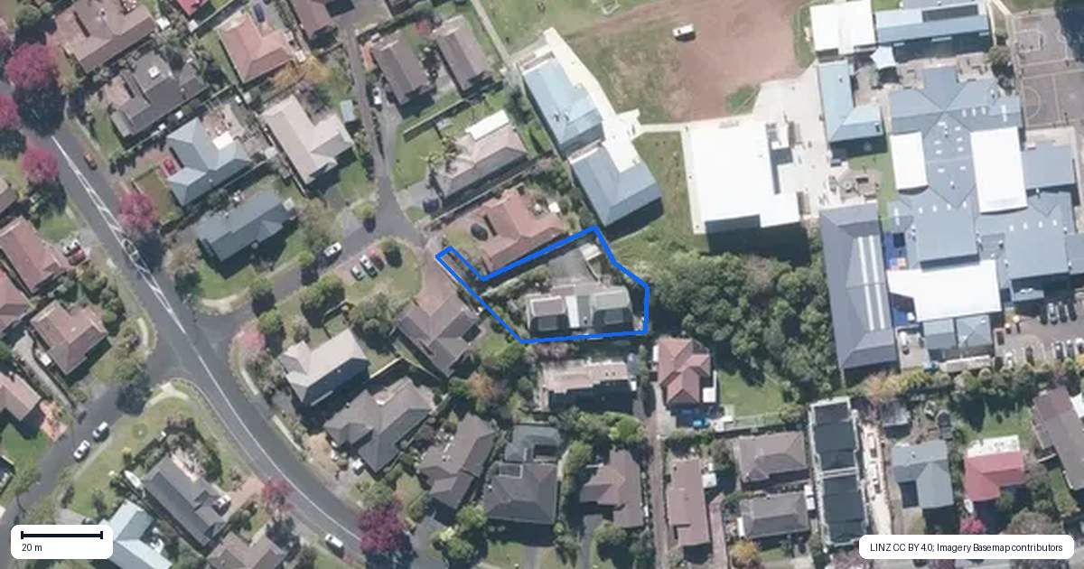 Property context map for 1/5 Kadina Place, Botany Downs, Auckland