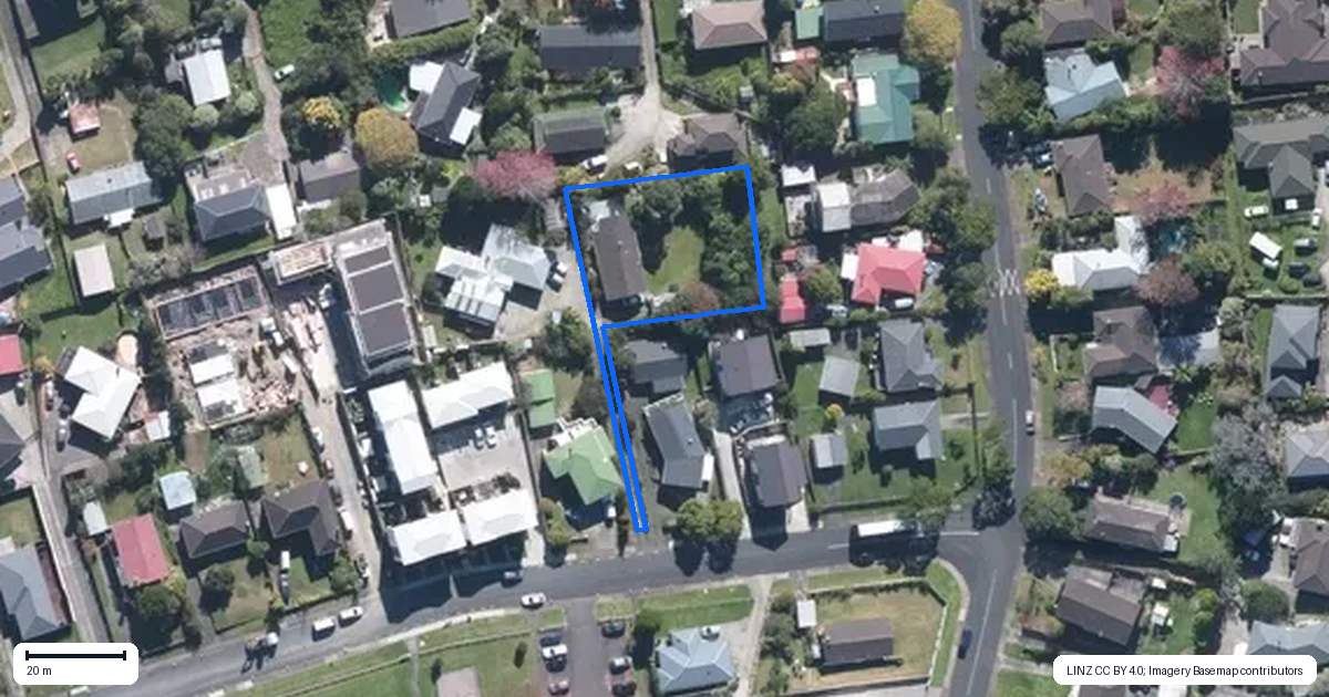 Property context map for 48 Kaikoura Street, Henderson, Auckland