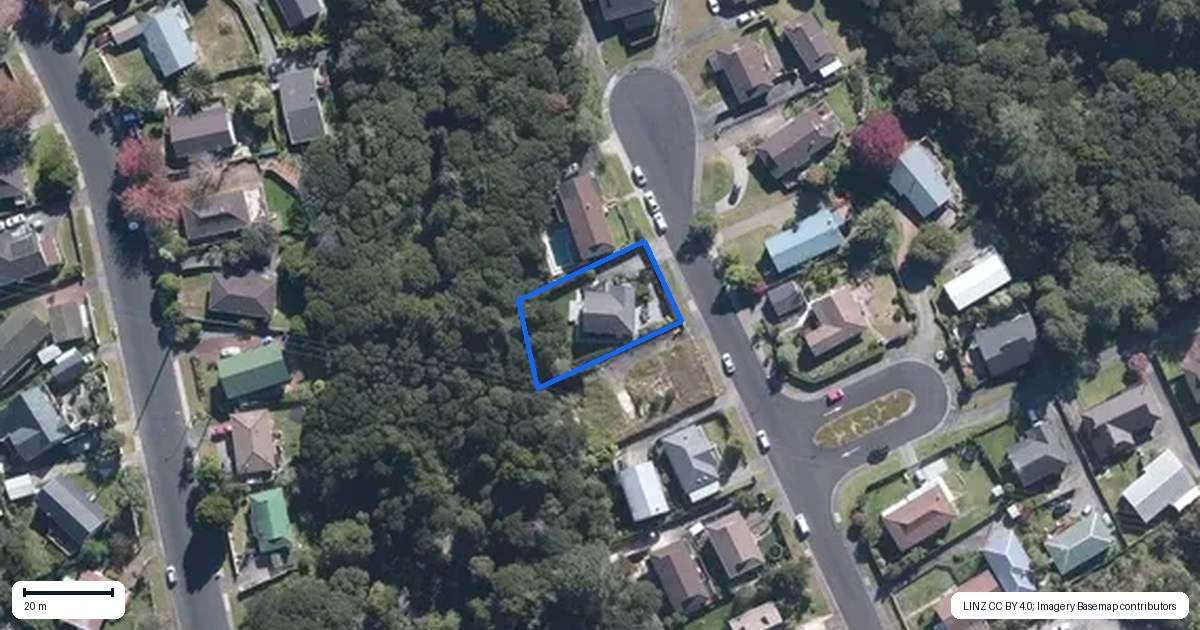 Property context map for 42 Anne McLean Drive, Bayview, Auckland
