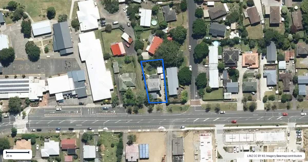 Property context map for 695 Swanson Road, Swanson, Auckland