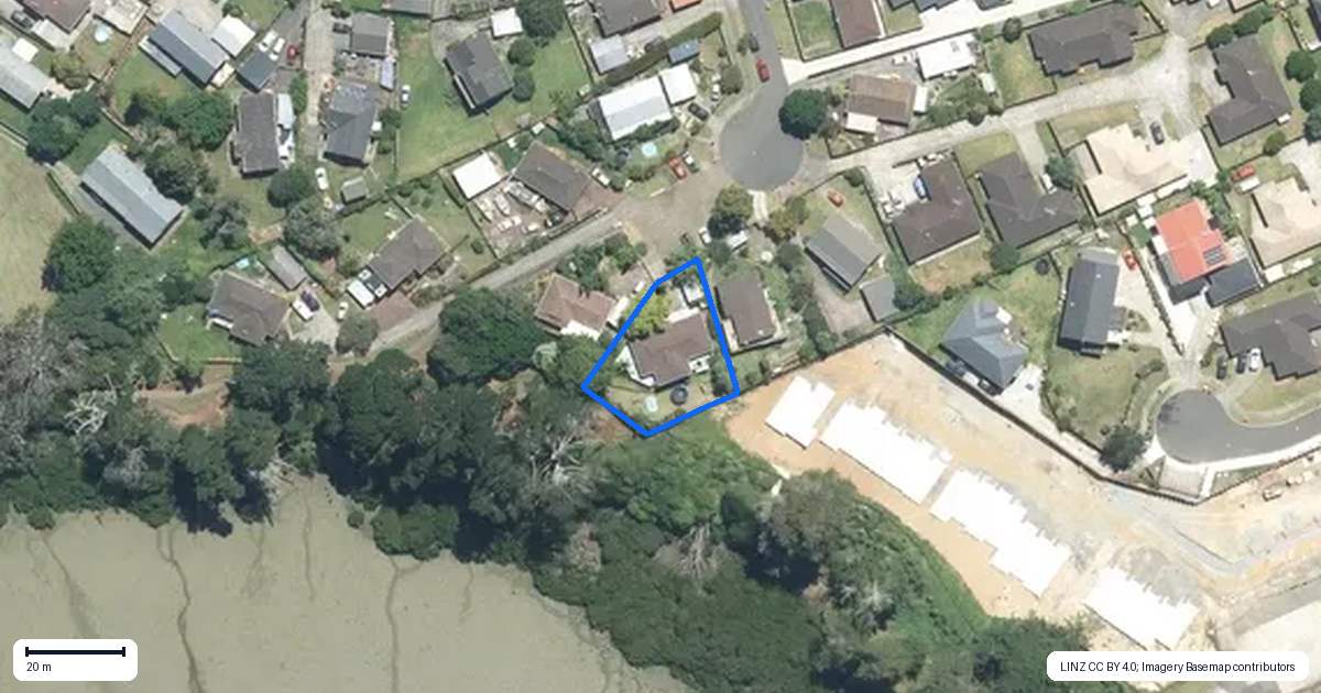 Property context map for 20 Cade Place, Weymouth, Auckland