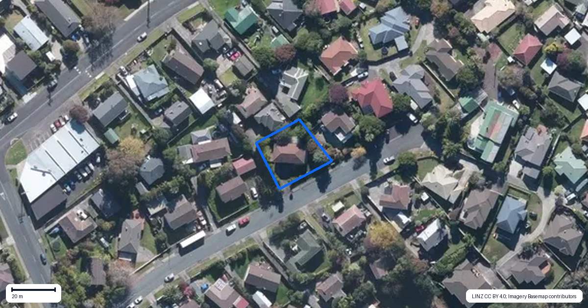 Property context map for 14 Quincey Place, Massey, Auckland