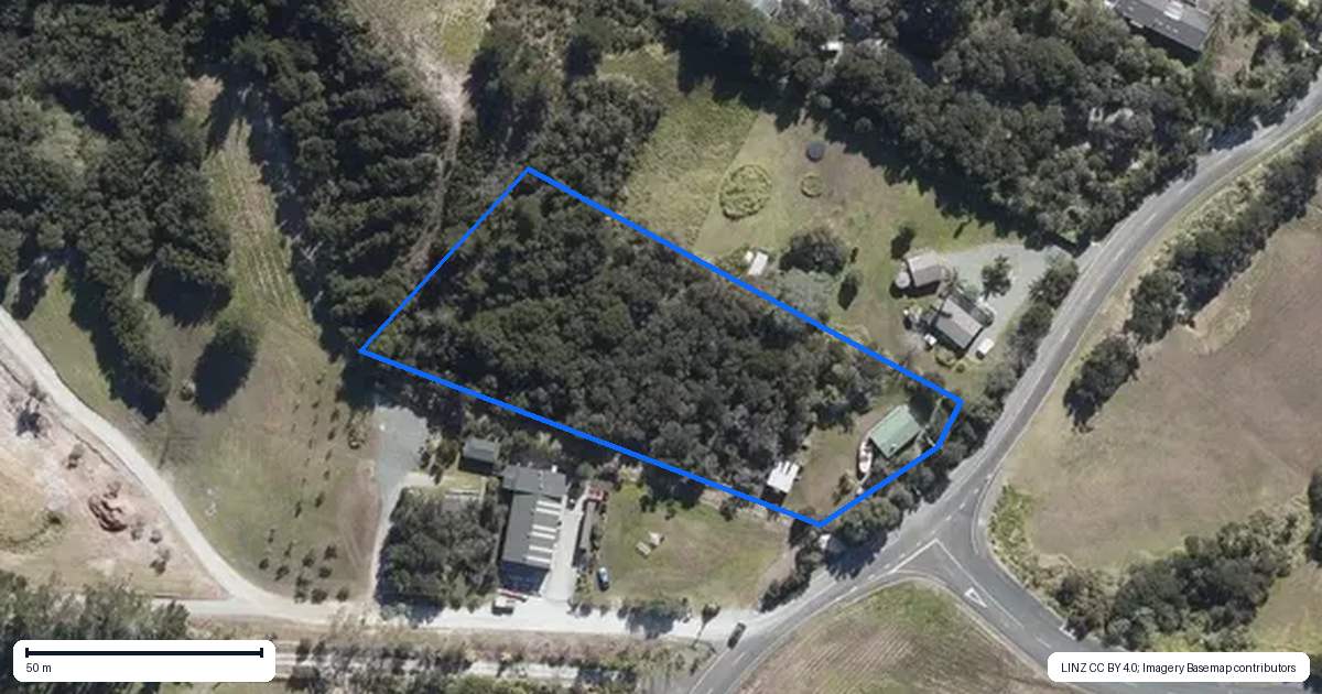 Property context map for 119 Cable Bay Block Road, Cable Bay