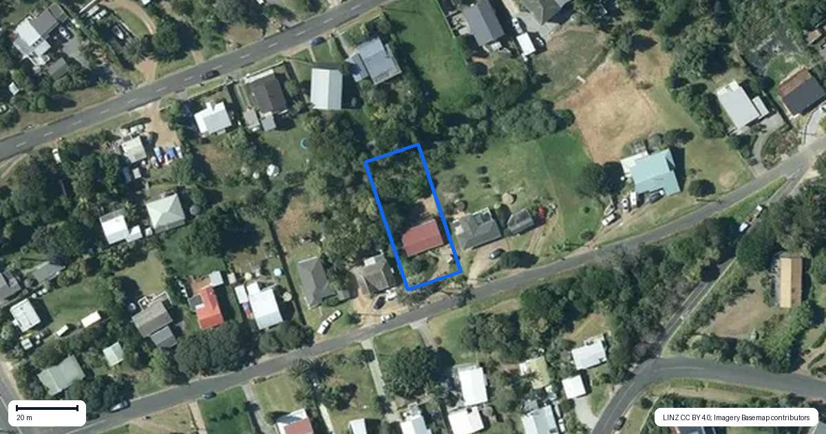 Property context map for 11 Ocean Road, Surfdale, Waiheke Island
