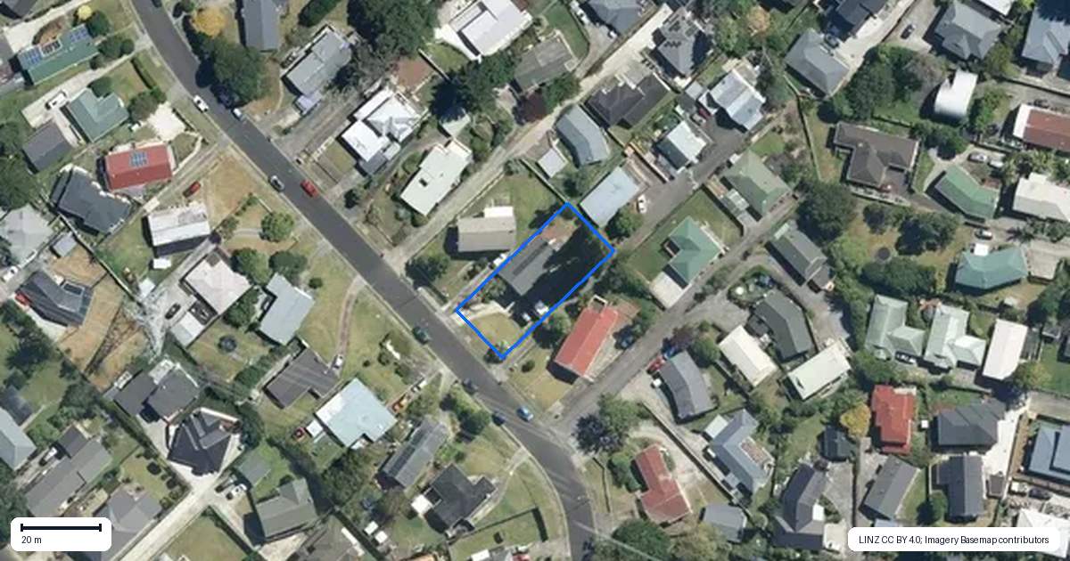 Property context map for 15 Caronia Crescent, Lynfield, Auckland