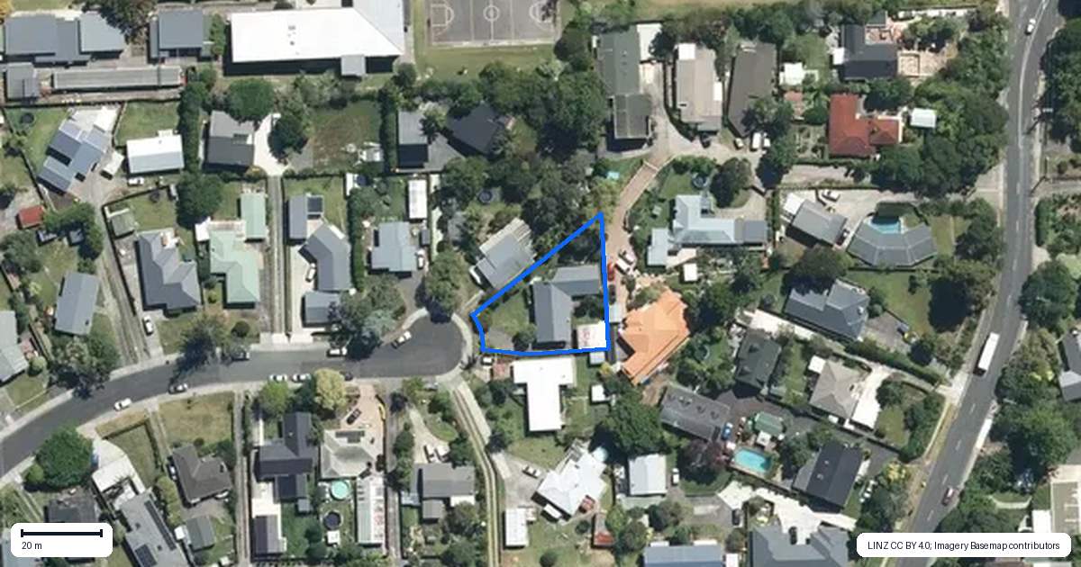 Property context map for 30 Sunray Avenue, Titirangi, Auckland