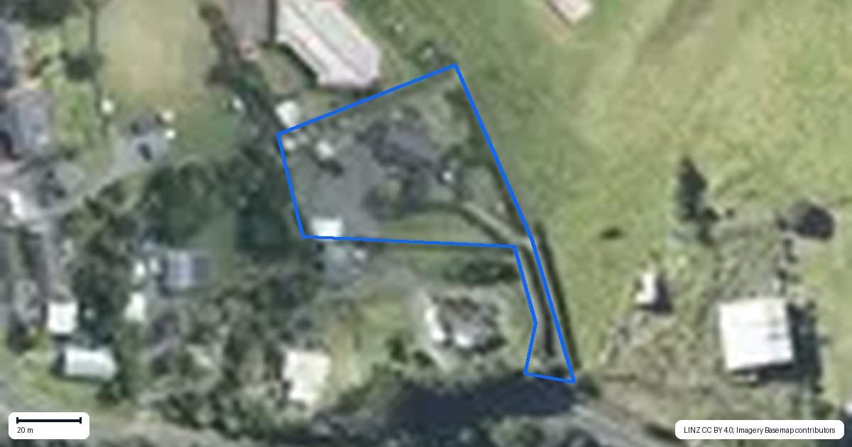 Property context map for 33 Matakawau Road, Awhitu