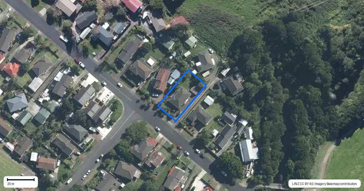 Property context map for 30 Newham Place, Henderson, Auckland