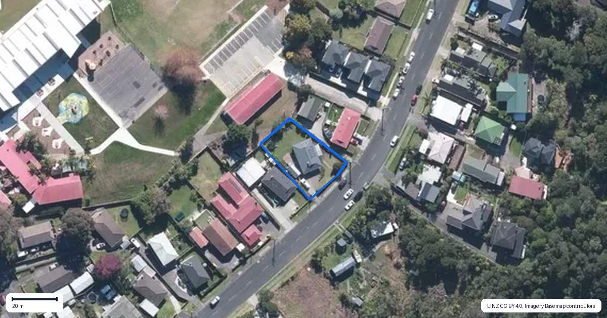 Property context map for 140 Colwill Road, Massey, Auckland