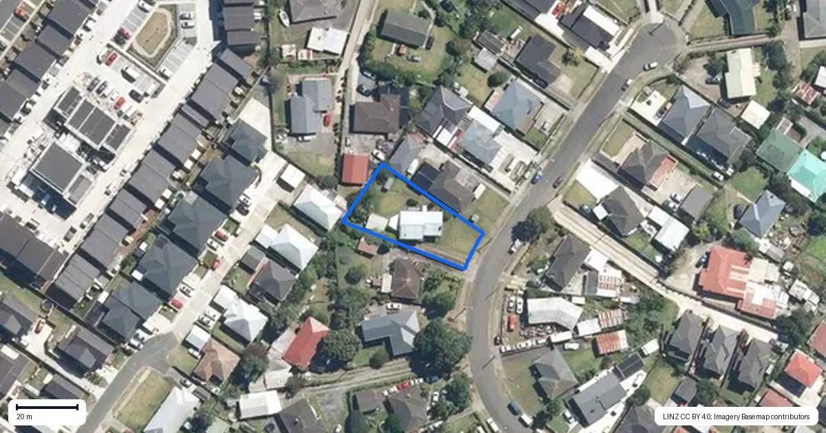 Property context map for 24 Halswell Street, Mangere East, Auckland
