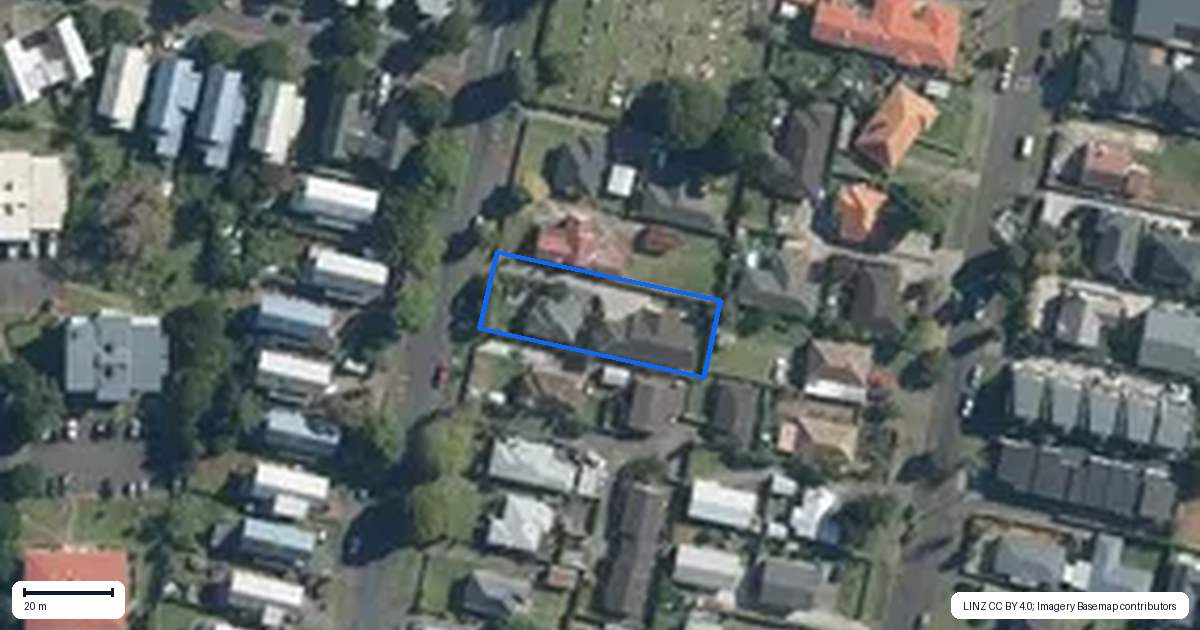 Property context map for 210 Pilkington Road, Point England, Auckland