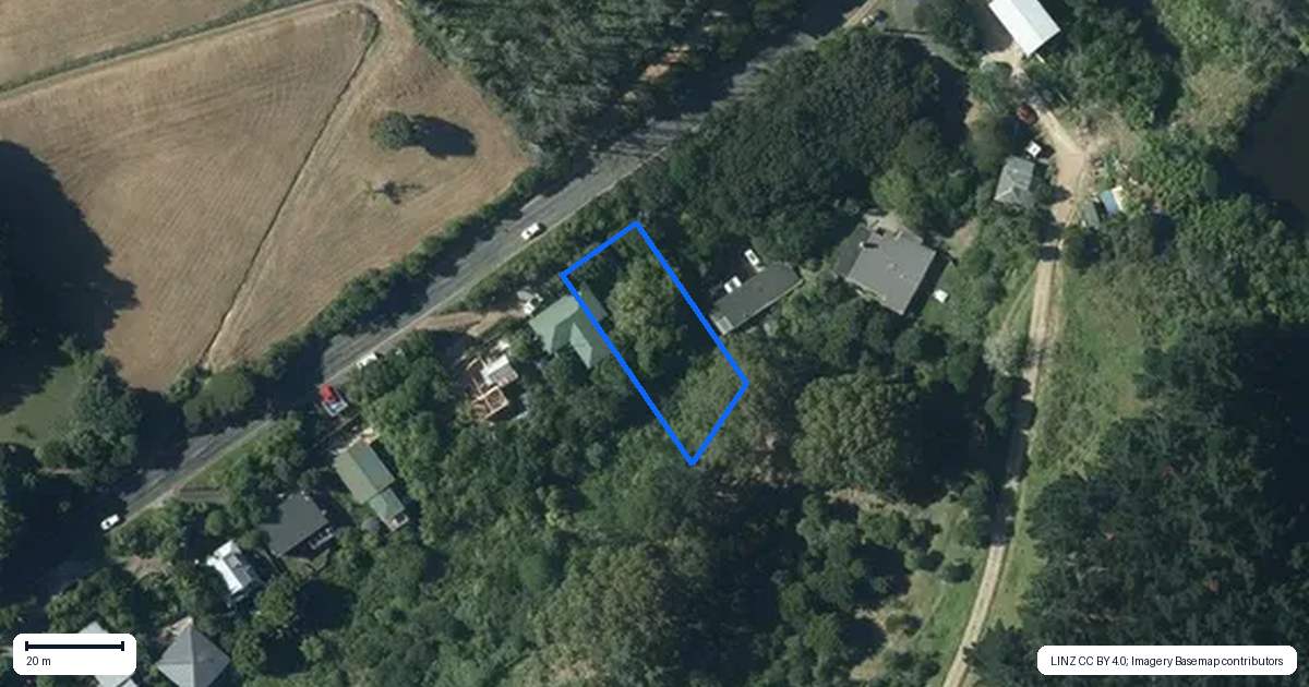 Property context map for 81 Onetangi Road, Waiheke Island