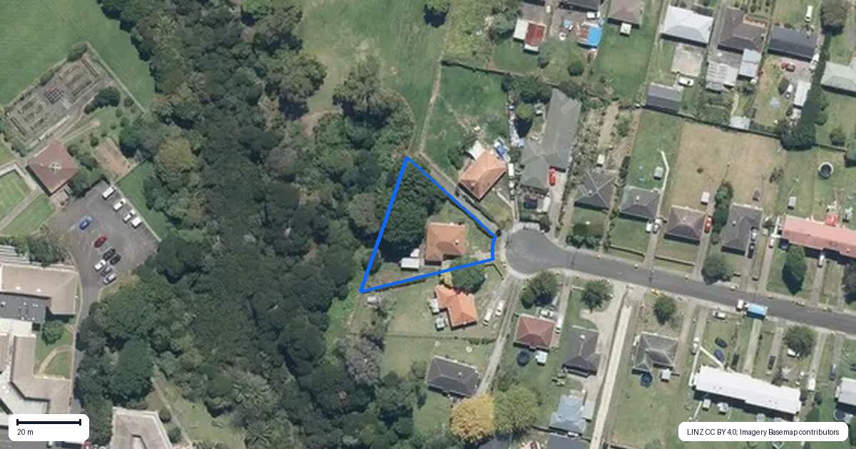 Property context map for 32 Larsen Street, Otara, Auckland