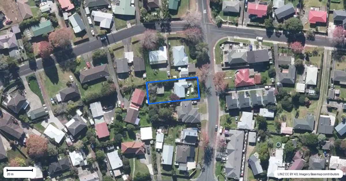 Property context map for 6 Larissa Avenue, Henderson, Auckland