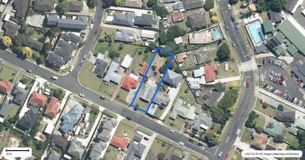 Property context map for 7 Hallberry Road, Mangere East, Auckland