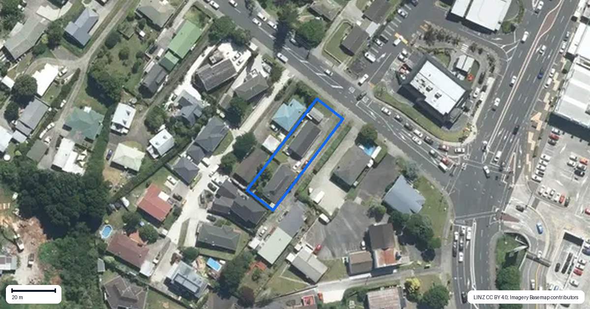 Property context map for 8A Kaipatiki Road, Glenfield, Auckland