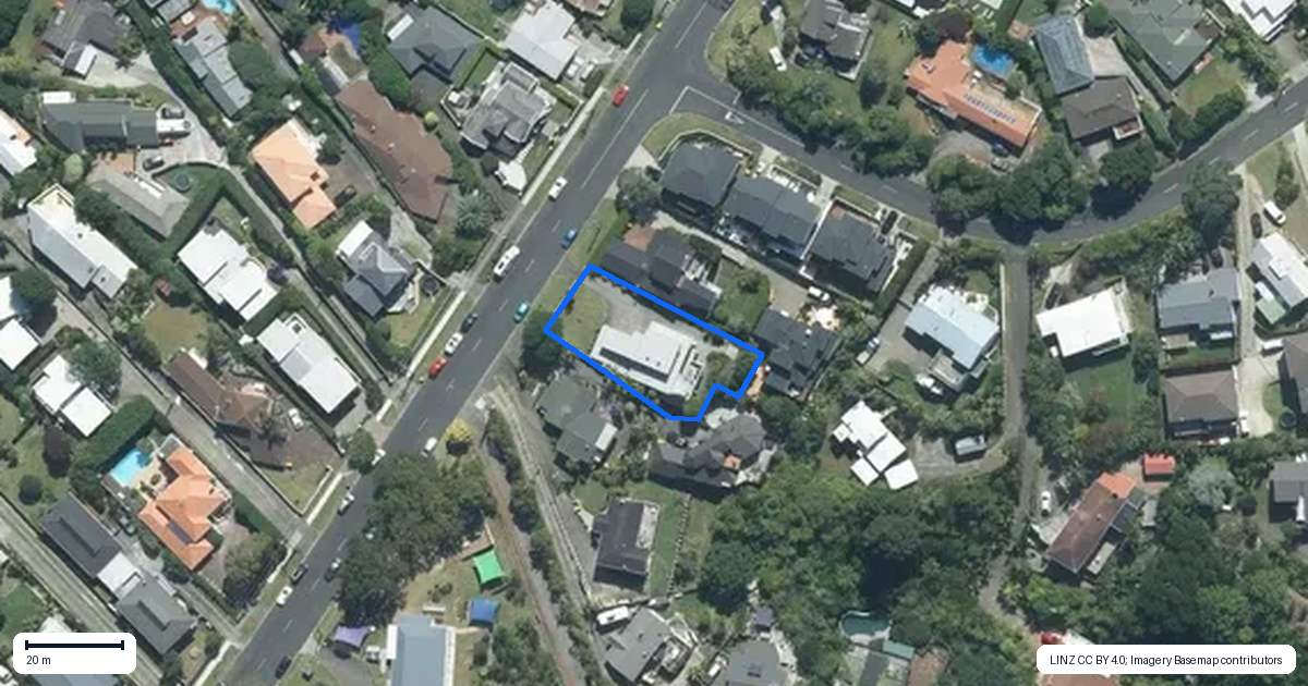 Property context map for 82 Kowhai Road, Campbells Bay, Auckland