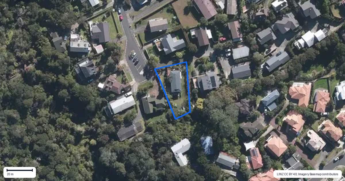 Property context map for 60 Gatman Street, Birkdale, Auckland
