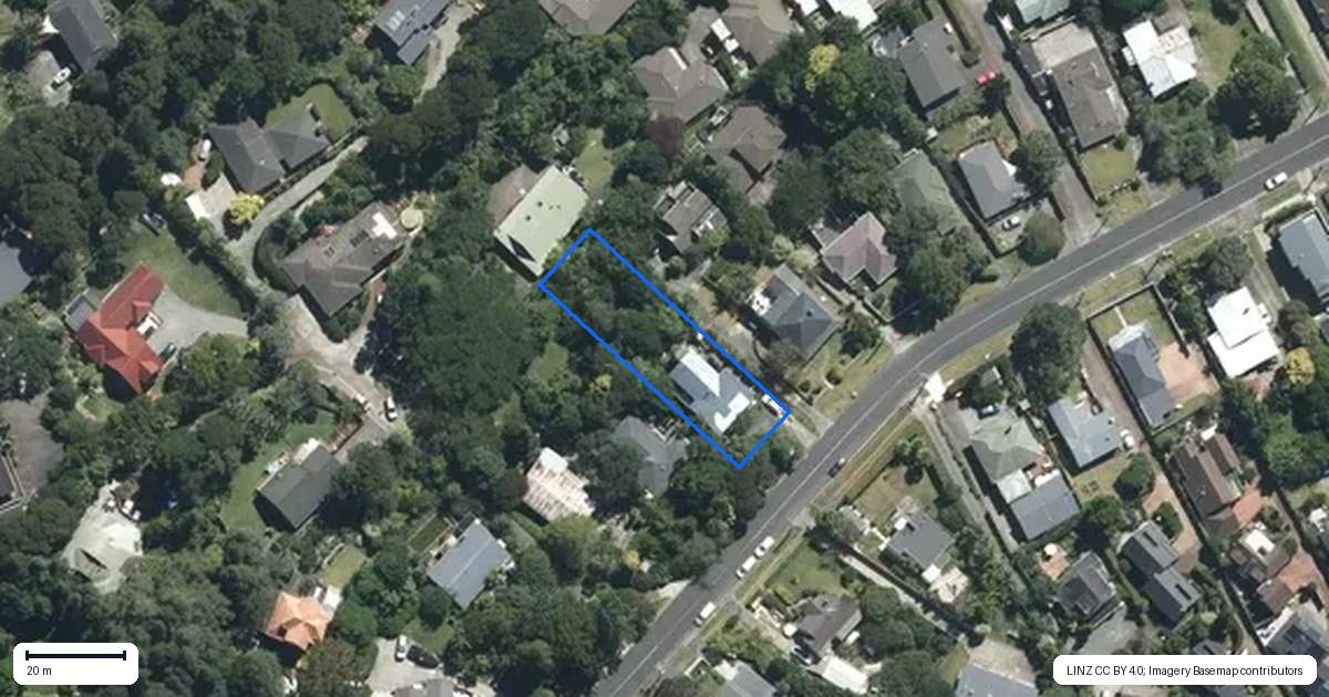 Property context map for 17 West Lynn Road, Titirangi, Auckland