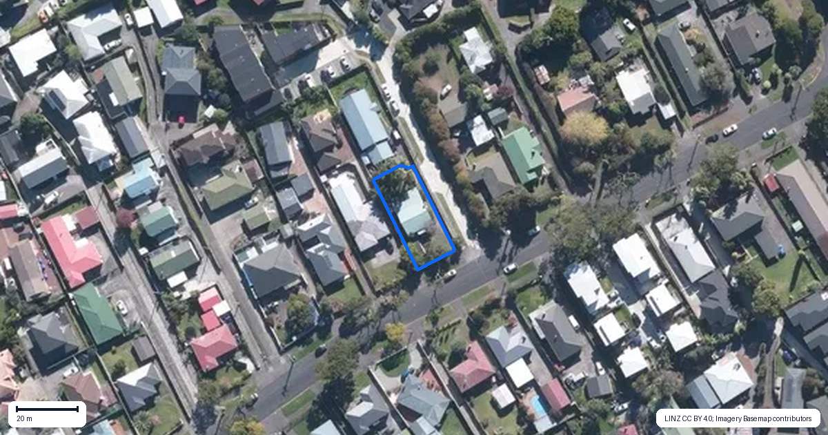 Property context map for 107 Canal Road, Avondale, Auckland