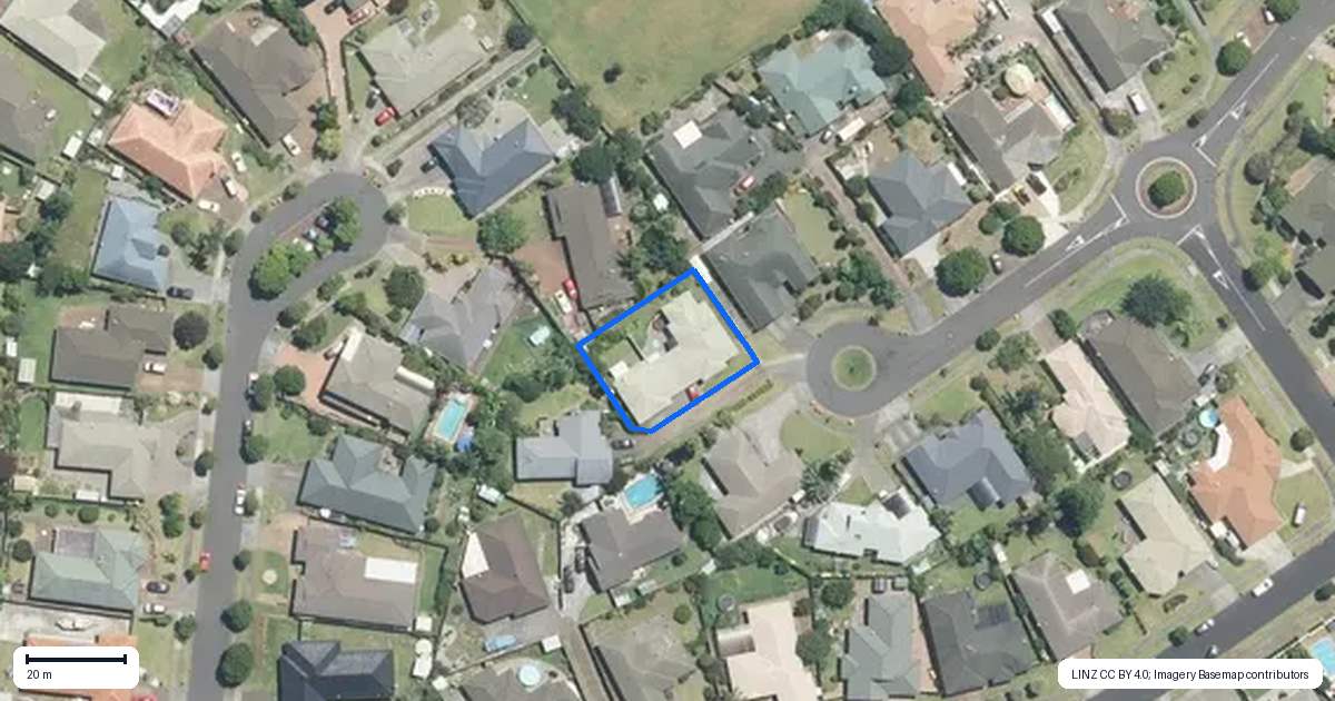 Property context map for 16 Castlehill Court, Wattle Downs, Auckland