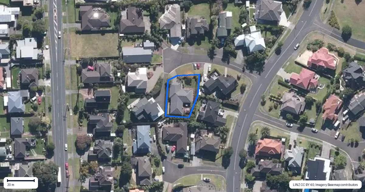 Property context map for 4 Mahina Place, Te Atatu Peninsula, Auckland