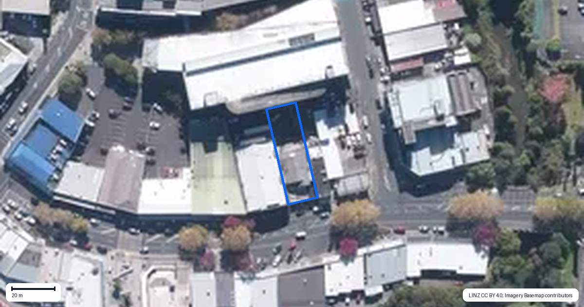 Property context map for 351 Great North Road, Henderson, Auckland