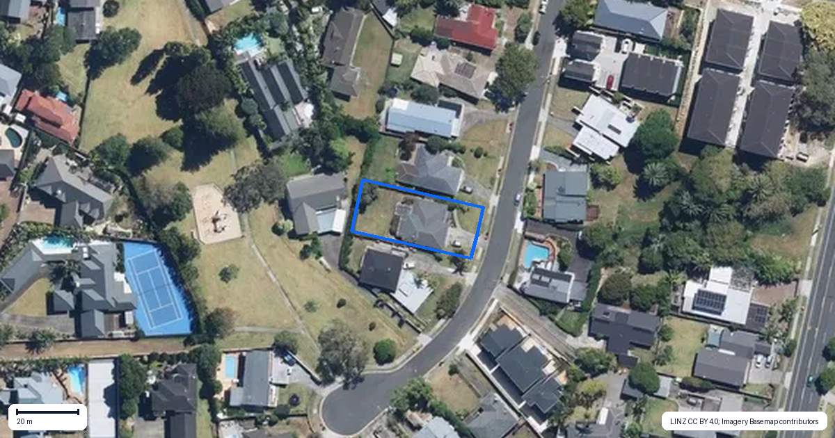 Property context map for 11 Blue Gum Rise, Sunnyhills, Auckland
