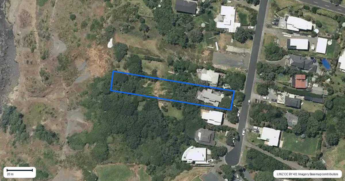 Property context map for 13 Ngatira Road, Muriwai