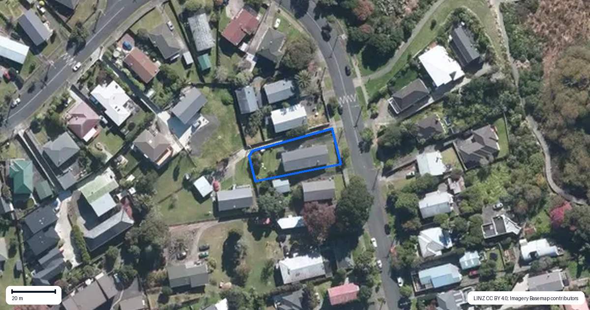Property context map for 68 Holly Street, Avondale, Auckland