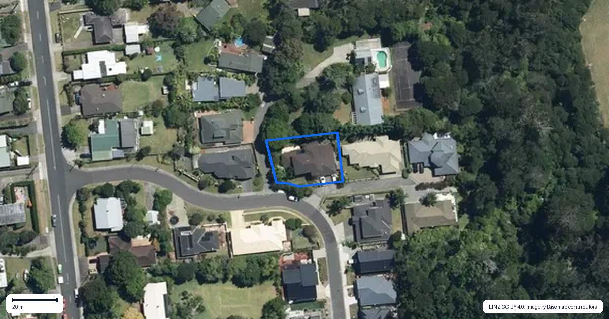Property context map for 8 Greenwoods Close, Titirangi, Auckland